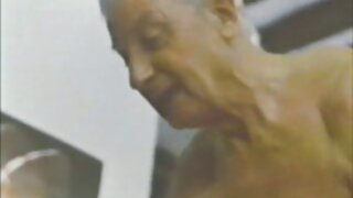 व्यसनी सह व्यसनी जपानी महिला काना आयझावा टेंडर ब्लोजॉब देते