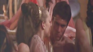 tanned आणि आवेशी गोरे कुत्री Alexis Golden सह योग्य कुत्रा शैली संभोग