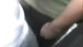 मसालेदार श्यामला अनिता फेरारीला कळले की दोन मुले उभयलिंगी आहेत