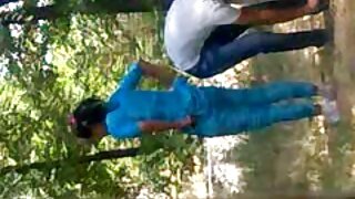 दोन गोड बाळे असलेले गाढव-तो-तोंड संभोग